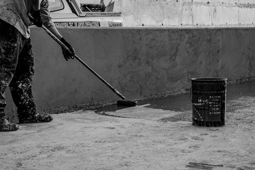 Waterproofing a roof